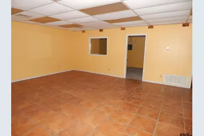 521 N Cypress St, Gilmer, TX 75644 - Photo 11