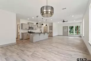 16326 Crossing Cir, Lindale, TX 75771 - Photo 11