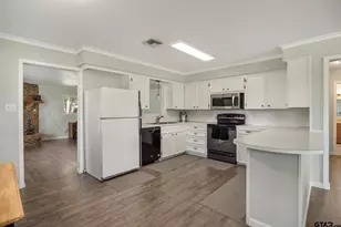 21743 South Shore Dr, Chandler, TX 75758 - Photo 13