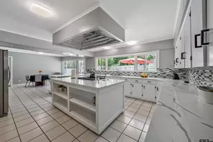 1003 Hillcrest, Jacksonville, TX 75766 - Photo 7