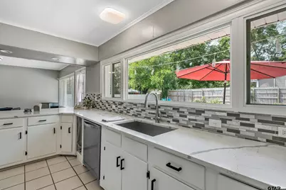 1003 Hillcrest, Jacksonville, TX 75766 - Photo 9