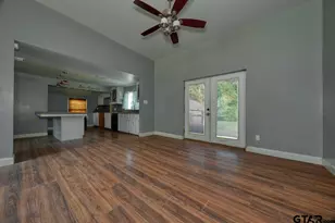 2071 W Point Tap Rd, Palestine, TX 75803 - Photo 7