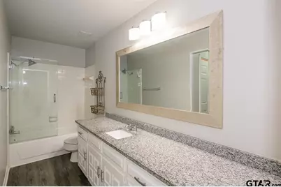 5825 Hollytree, Tyler, TX 75703 - Photo 17