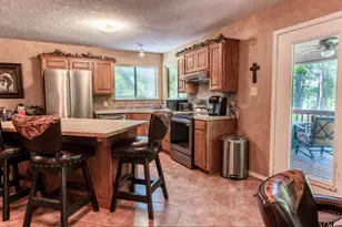 272 Branding Iron Ln, Holly Lake Ranch, TX 75765 - Photo 9