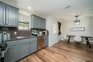 19171 Hillside Dr, Tyler, TX 75703 - Photo 7