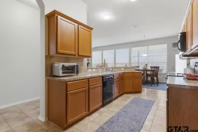 5821 Thompson Place, Tyler, TX 75707 - Photo 13