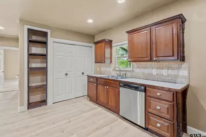 312 Circle Drive, Bogata, TX 75417 - Photo 13