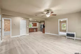 312 Circle Dr, Bogata, TX 75417 - Photo 7