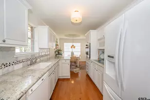 5401 Hollytree Dr, Tyler, TX 75703 - Photo 17