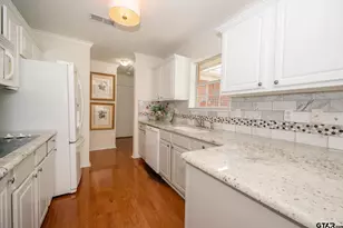 5401 Hollytree Dr, Tyler, TX 75703 - Photo 15