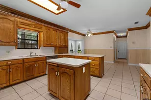 404 Moccasin Ln, Kilgore, TX 75662 - Photo 11