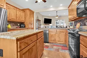 717 White Bear Trl, Lindale, TX 75771 - Photo 13