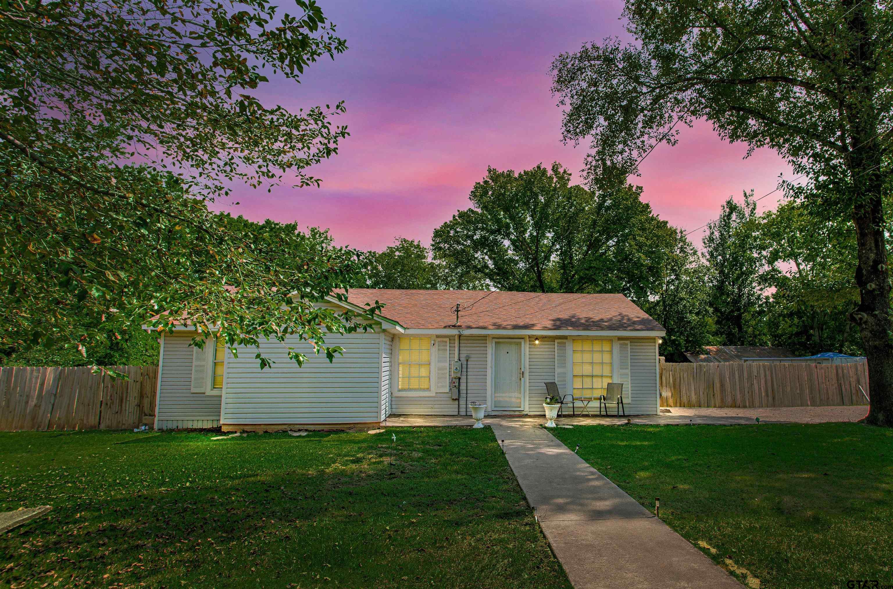 1706 & 1708 S Lake Harris Rd, White Oak, TX 75693 - MLS 25013989 ...