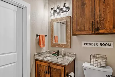 1000 W Main St, Chandler, TX 75758 - Photo 13