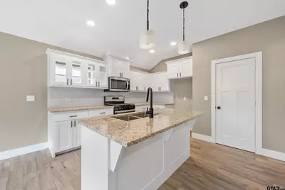 16418 Crossing Circle, Lindale, TX 75771 - Photo 7