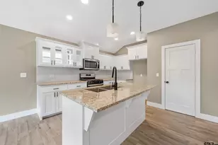 16418 Crossing Cir, Lindale, TX 75771 - Photo 7