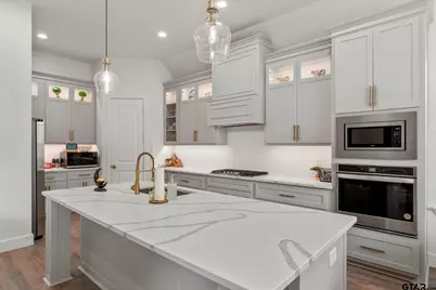 253 Kathryns Ct, Mount Pleasant, TX 75455 - Photo 9