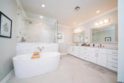 219 Hunters Cir, Longview, TX 75605 - Photo 17