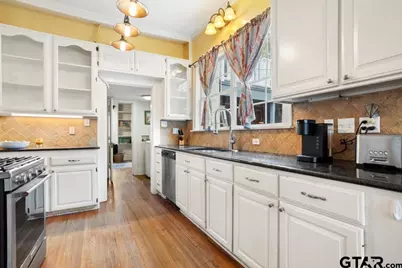 217 S Vine Avenue, Tyler, TX 75702 - Photo 9