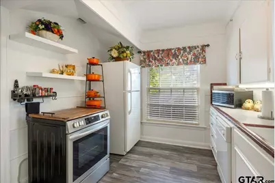 301 E Blair, Mineola, TX 75773 - Photo 15