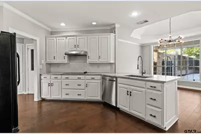 100 Turnberry Circle, Mt Pleasant, TX 75455 - Photo 15