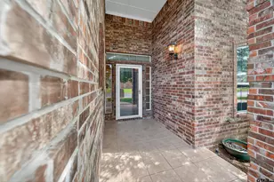 1869 Hollylake Cir, Tyler, TX 75703 - Photo 3