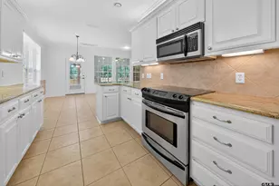 1869 Hollylake Cir, Tyler, TX 75703 - Photo 19