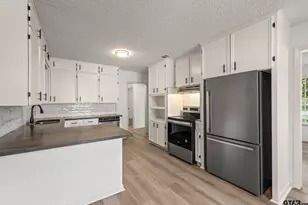 1731 N Forest Ave, Tyler, TX 75702 - Photo 5