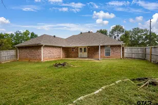 708 E Paschal St, Troup, TX 75789 - Photo 27