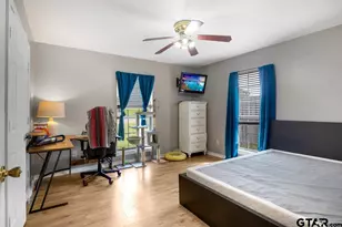 708 E Paschal St, Troup, TX 75789 - Photo 17