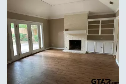 5702 Foxcroft Rd, Tyler, TX 75703 - Photo 3