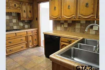 401 Woodland Hills, Tyler, TX 75701 - Photo 9