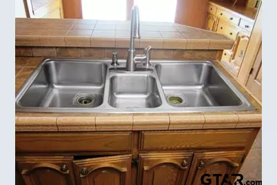 401 Woodland Hills, Tyler, TX 75701 - Photo 7