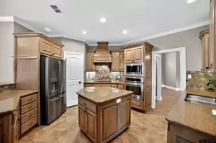 842 Carriage Dr, Tyler, TX 75703 - Photo 7