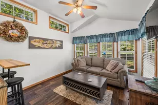 905 Co Rd 4914, Ben Wheeler, TX 75754 - Photo 33