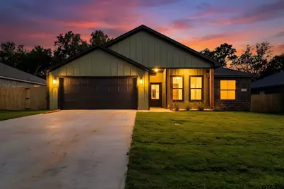 16525 Crossing Circle, Lindale, TX 75771 - Photo 1