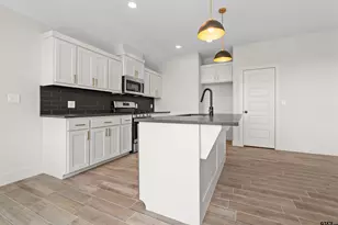 16525 Crossing Cir, Lindale, TX 75771 - Photo 11