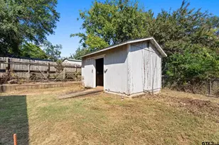 2002 Faulkner Street, Tyler, TX 75701 - Photo 31