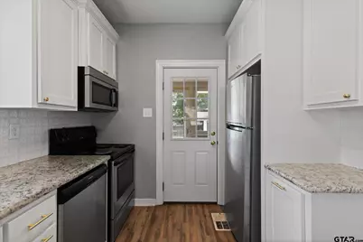 513 E Young St, Longview, TX 75602 - Photo 23
