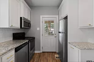 513 E Young St, Longview, TX 75602 - Photo 23