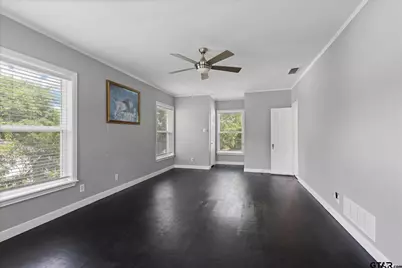 513 E Young St, Longview, TX 75602 - Photo 37