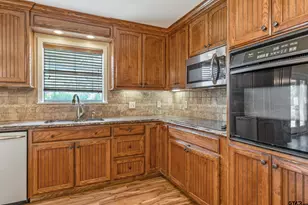 559 Elm St, Frankston, TX 75763 - Photo 11