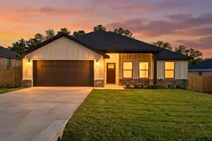 16517 Crossing Cir, Lindale, TX 75771 - Photo 1