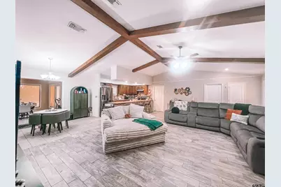 648 Daingerfield St, Pittsburg, TX 75686 - Photo 5