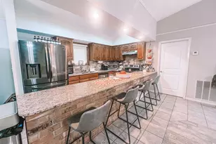 648 Daingerfield St, Pittsburg, TX 75686 - Photo 9