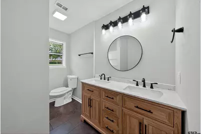 1023 Columbia Ave, Jacksonville, TX 75766 - Photo 17