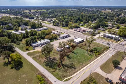 800 S Main St, Lindale, TX 75771 - Photo 1