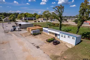 906 S Main St, Lindale, TX 75771 - Photo 1