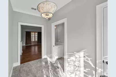 129 Settlers Ct, Palestine, TX 75801 - Photo 3