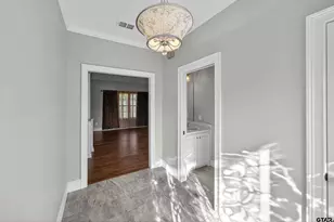 129 Settlers Ct, Palestine, TX 75801 - Photo 3